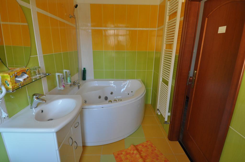 Hotel U Radnice Louny Kültér fotó