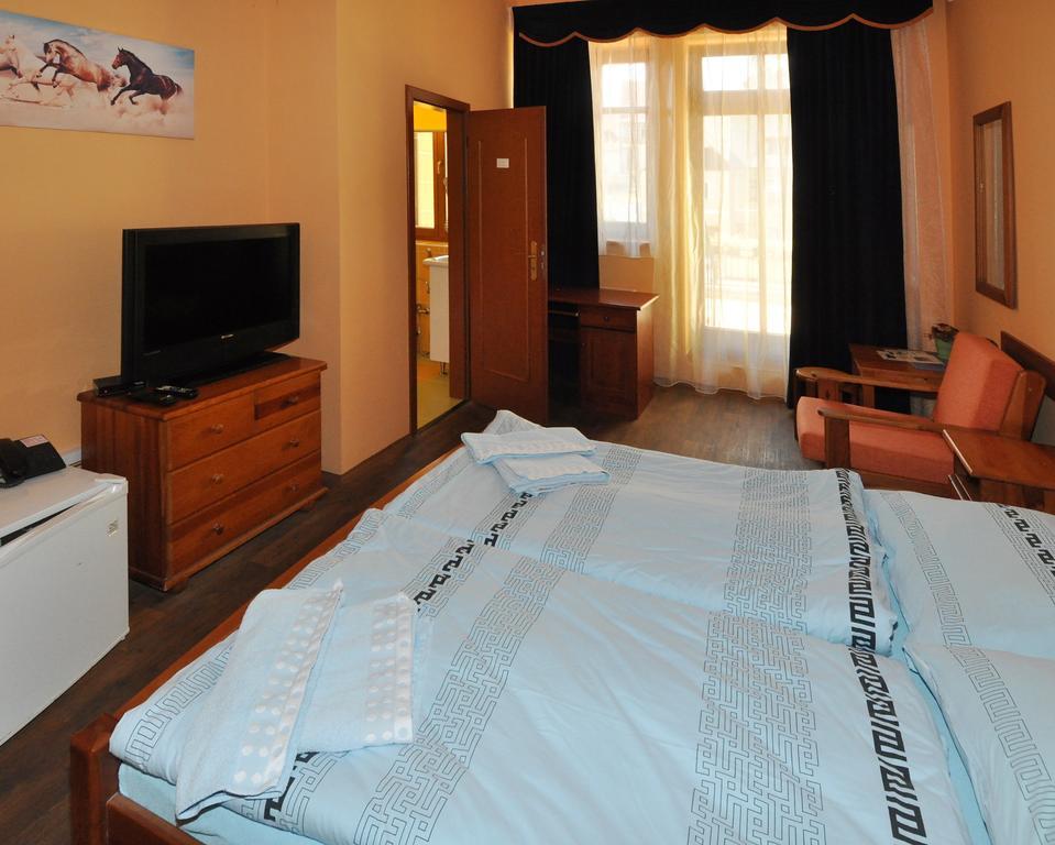 Hotel U Radnice Louny Kültér fotó