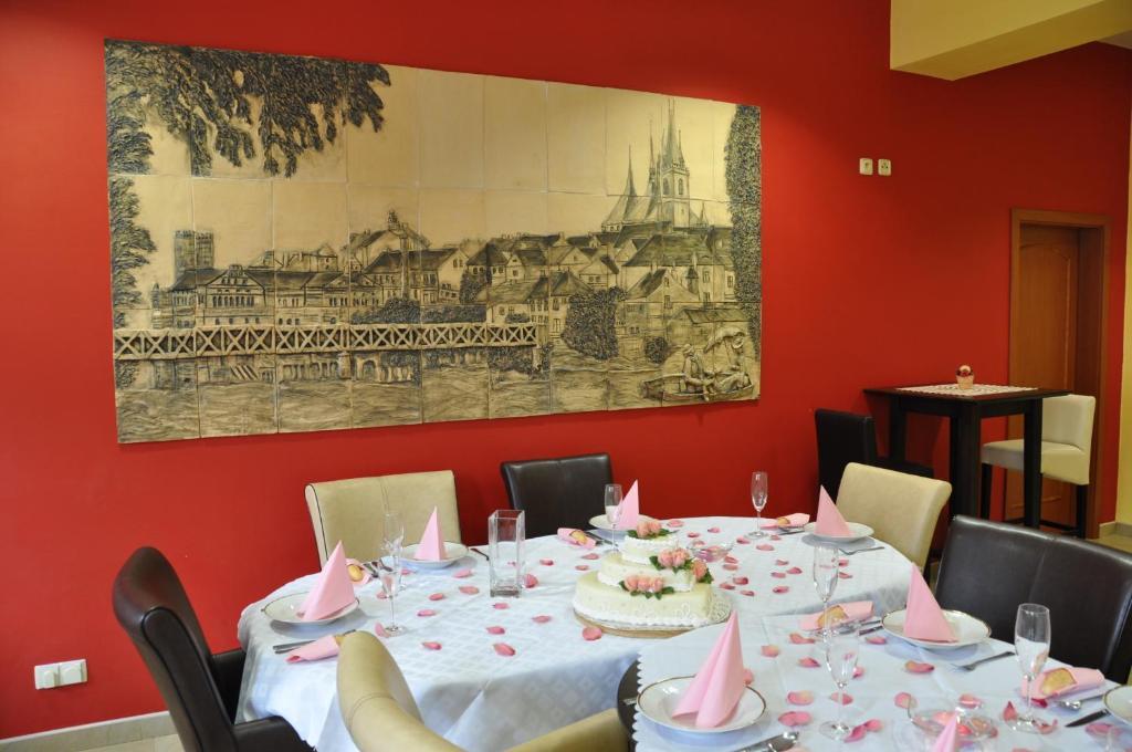 Hotel U Radnice Louny Kültér fotó