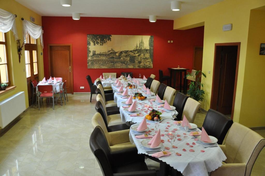 Hotel U Radnice Louny Kültér fotó